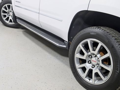 Used 2019 GMC Yukon Denali image 12