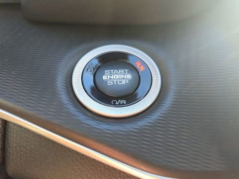 New 2025 Jeep Grand Cherokee L Laredo image 16