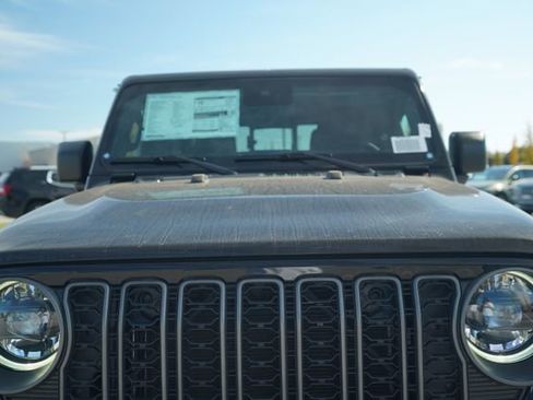 New 2025 Jeep Gladiator Sport image 31