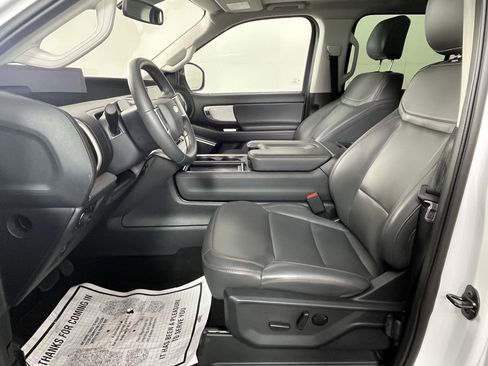 Used 2025 Ford Expedition Active image 11