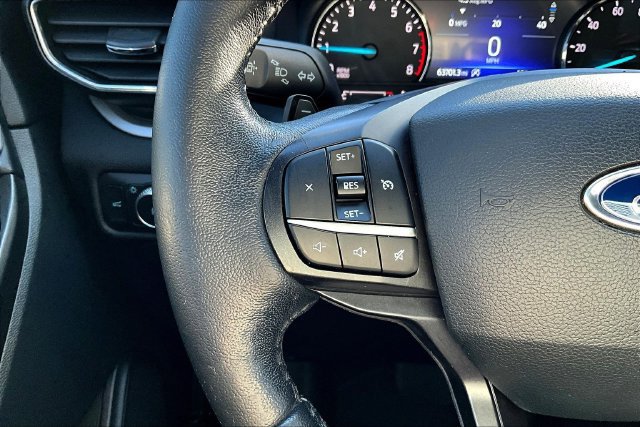 Used 2020 Ford Explorer XLT w/ Equipment Group 202A AWD/4WD image 11