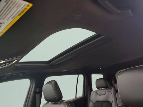 New 2025 Jeep Grand Cherokee L Altitude RWD image 27