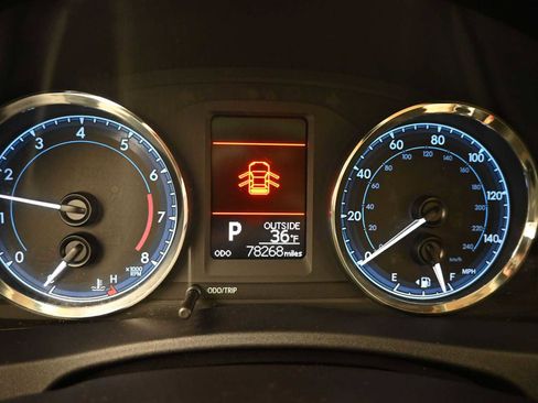 Used 2019 Toyota Corolla LE image 17