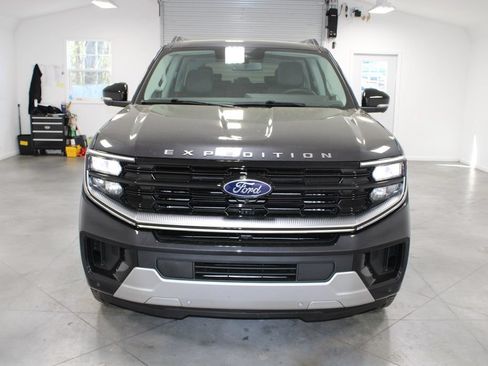 New 2026 Ford Expedition Platinum AWD/4WD image 2