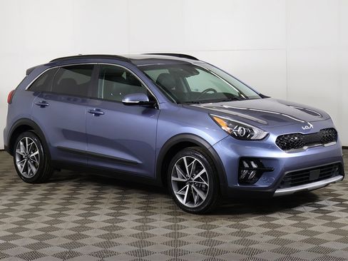 Used 2022 Kia Niro Touring Special Edition image 2