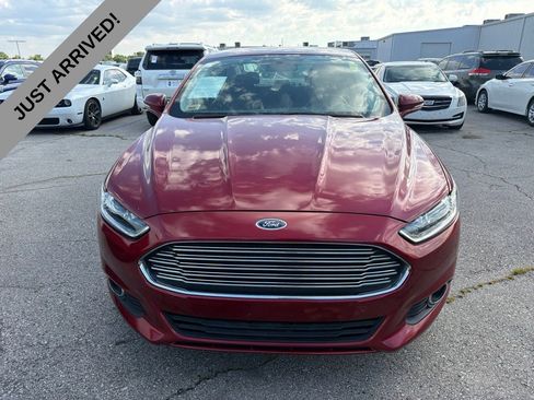 Used 2013 Ford Fusion SE FWD image 2