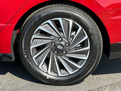New 2025 Hyundai Sonata Limited image 24
