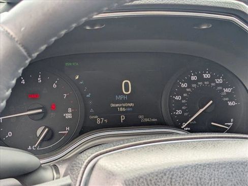 Used 2019 Toyota Avalon XLE image 11