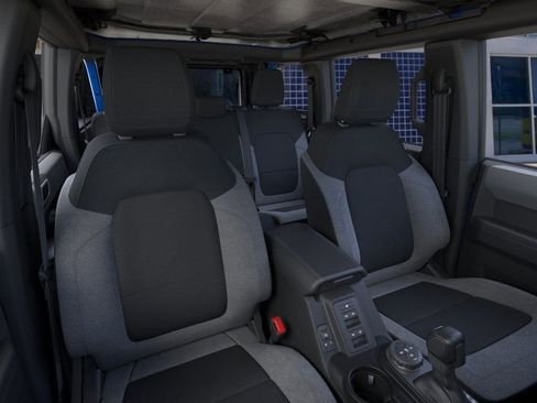 New 2025 Ford Bronco Base image 11