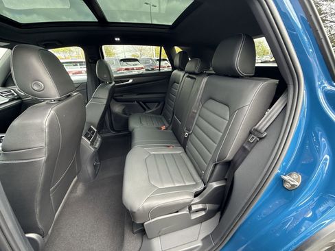 New 2026 Volkswagen Atlas Cross Sport SEL R-Line image 25