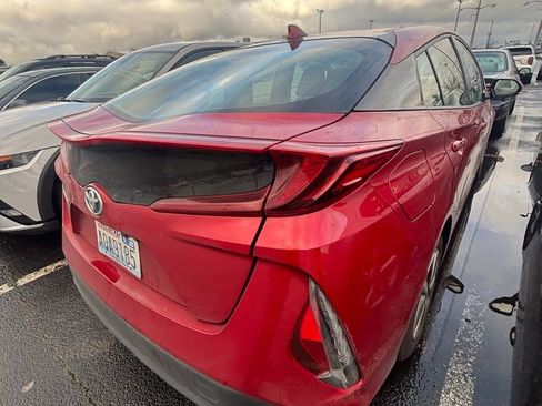 Used 2017 Toyota Prius Prime image 7