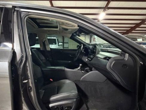 Used 2023 Lexus ES 350 w/ Premium Package FWD image 11