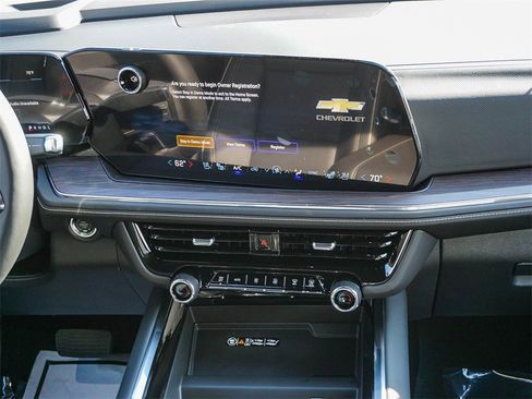 New 2026 Chevrolet Suburban Premier image 17