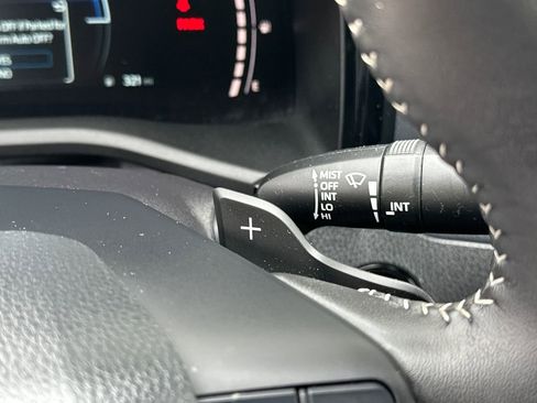 Used 2025 Toyota Camry SE FWD image 29