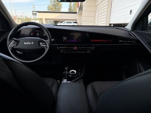 Used 2023 Kia Niro EX w/ EX Cold Weather Package FWD image 17