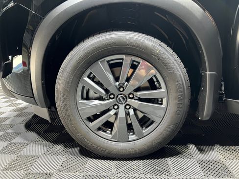 New 2025 Nissan Pathfinder SV image 26