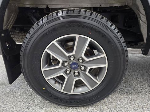 Used 2015 Ford F150 Lariat w/ Equipment Group 502A Luxury AWD/4WD image 33