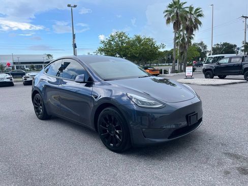 Used 2022 Tesla Model Y Long Range AWD/4WD image 3