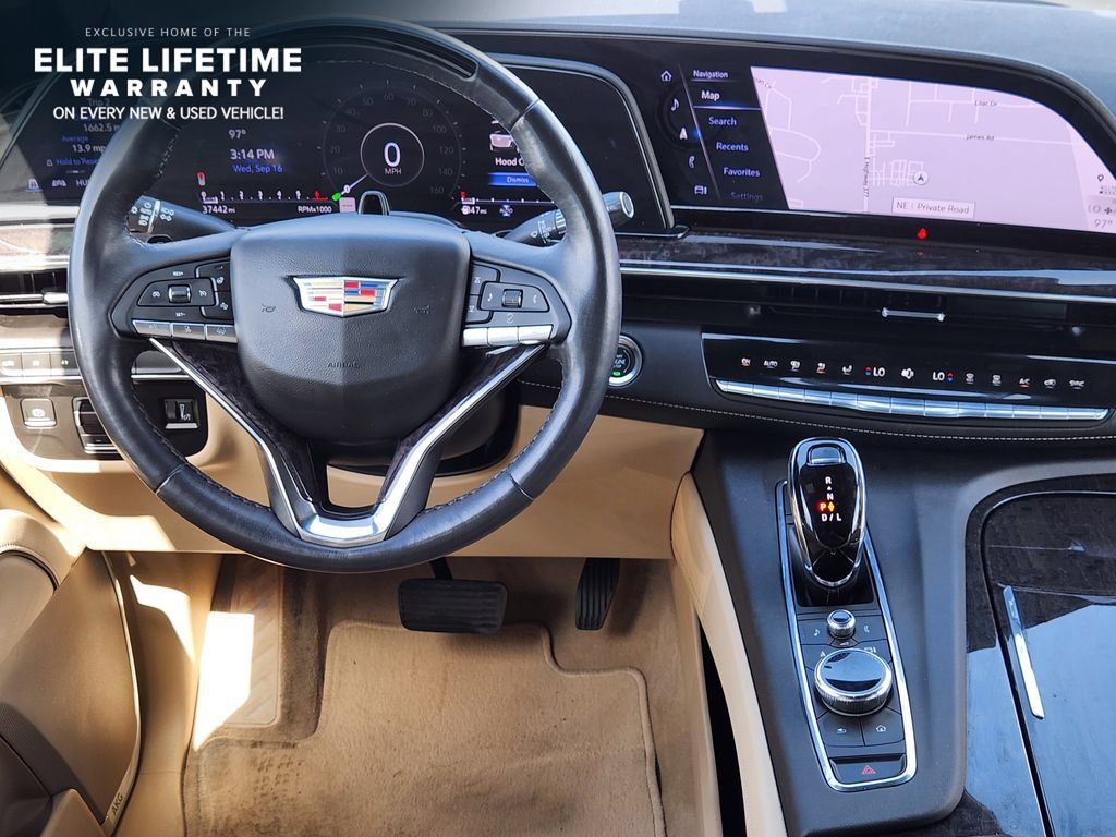 Used 2023 Cadillac Escalade Premium Luxury w/ Performance Package AWD/4WD image 28