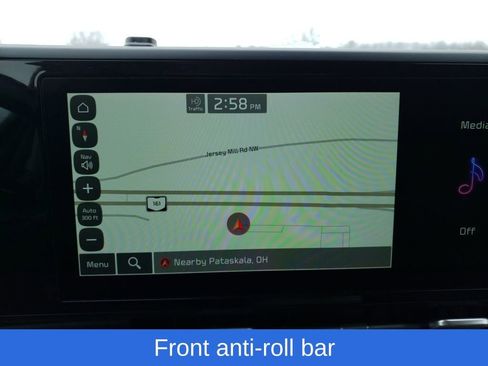 Used 2022 Kia Carnival EX image 23