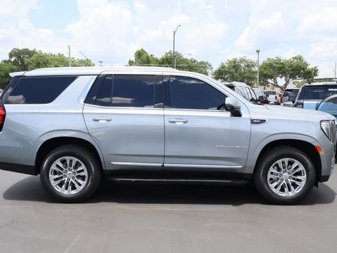 Used 2024 GMC Yukon SLT w/ SLT Luxury Package RWD image 10