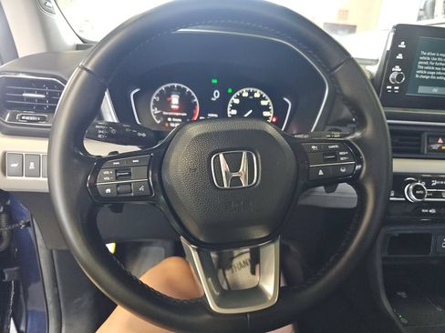 Used 2024 Honda Pilot Touring image 14