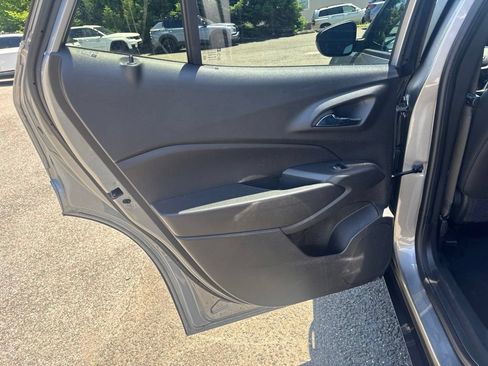 Used 2024 Chevrolet Trax RS w/ Driver Confidence Package FWD image 41