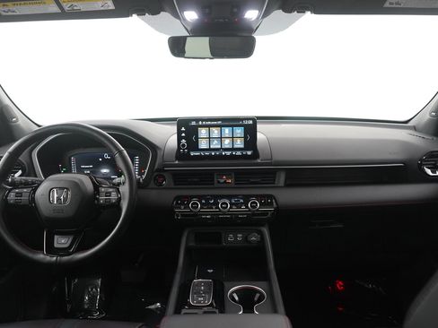 Used 2025 Honda Pilot Black Edition image 12