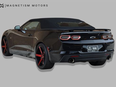 Used 2019 Chevrolet Camaro SS RWD image 12