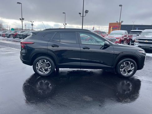 New 2026 Chevrolet Trax LT image 6