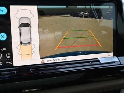 New 2025 Volkswagen Atlas Cross Sport SE image 15