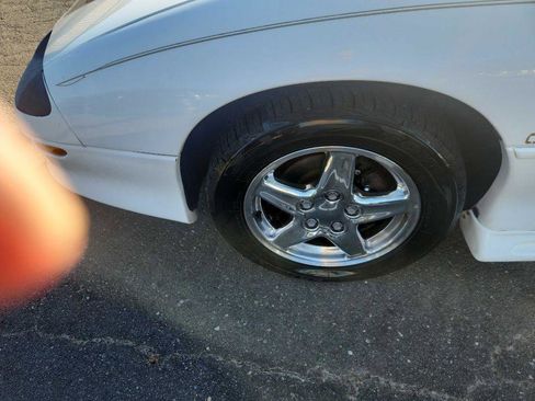 Used 1995 Chevrolet Camaro LT RWD image 21