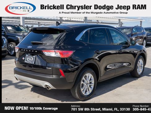 Used 2022 Ford Escape SE image 5