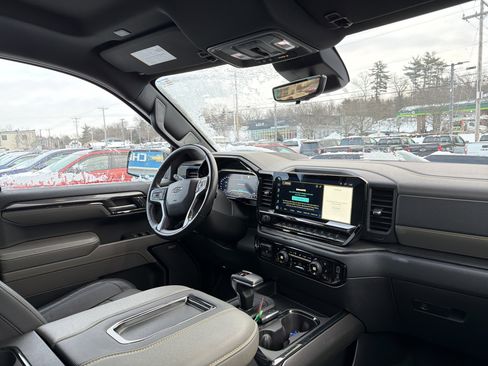 Used 2022 Chevrolet Silverado 1500 ZR2 w/ Technology Package image 16