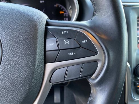 Used 2021 Jeep Grand Cherokee Laredo AWD/4WD image 18