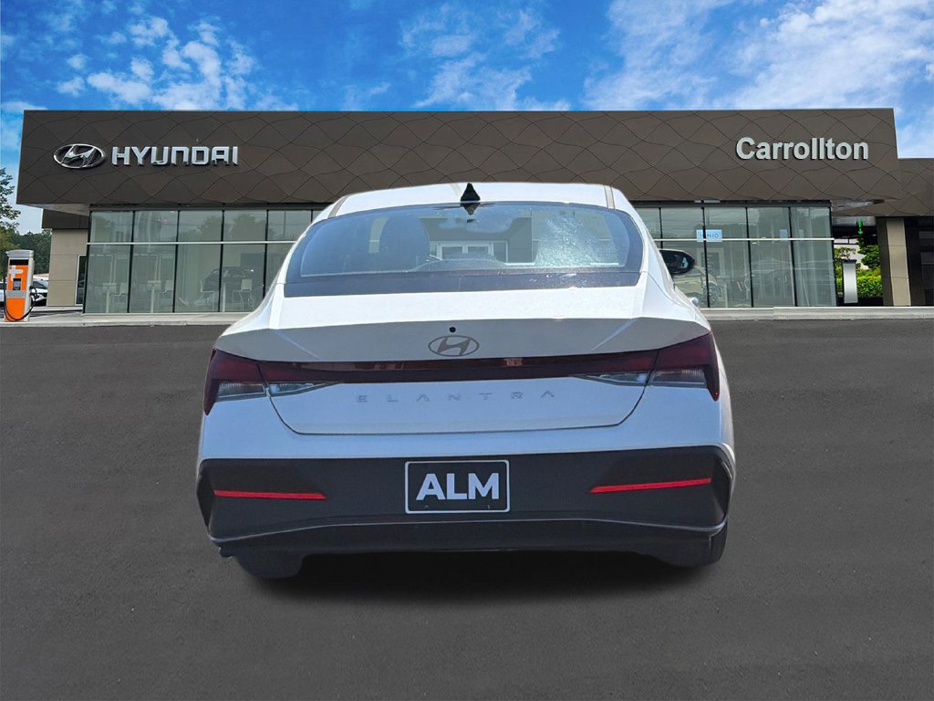 New 2026 Hyundai Elantra SE FWD image 7