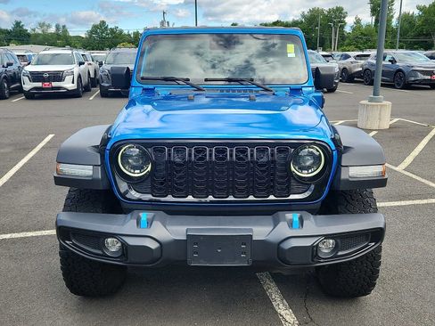 Used 2024 Jeep Wrangler Unlimited AWD/4WD image 2