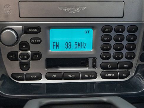 Used 2003 Aston Martin Vanquish image 32