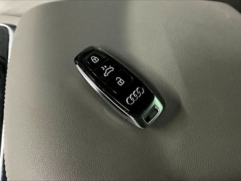 Used 2022 Audi Q7 Premium Plus image 13