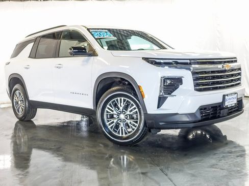 Used 2021 Chevrolet Silverado 1500 LT Trail Boss w/ Convenience Package II image 2