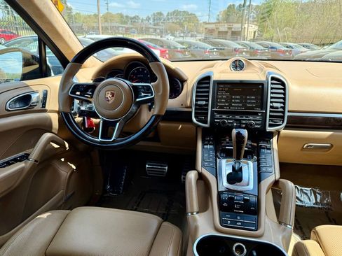 Used 2016 Porsche Cayenne GTS AWD/4WD image 18