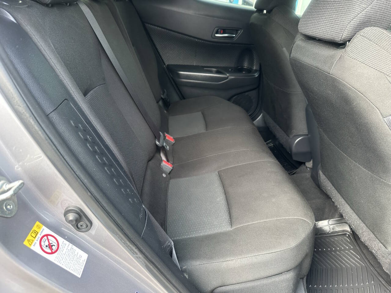 Used 2019 Toyota C-HR XLE FWD image 15