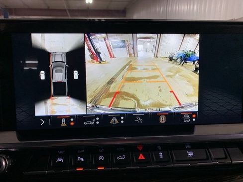 Used 2025 GMC Sierra 1500 Elevation w/ Elevation Premium Package image 14