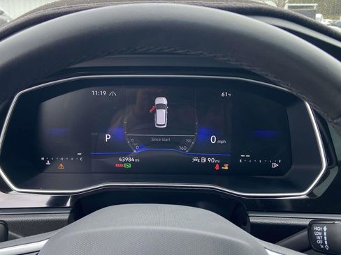 Used 2024 Volkswagen Jetta SE image 36