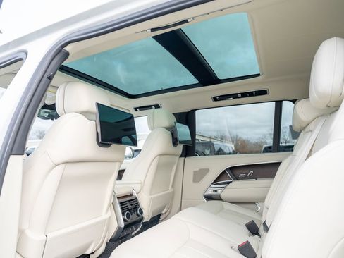 Used 2023 Land Rover Range Rover Long Wheelbase Autobiography image 34