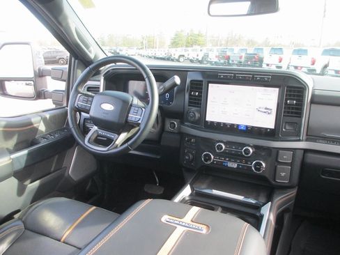 Used 2024 Ford F350 Platinum image 27