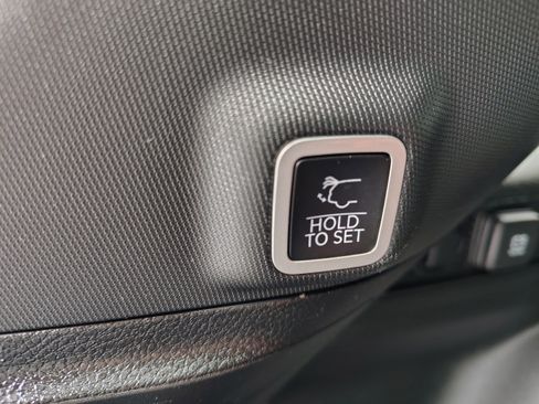 Certified 2023 Jeep Grand Cherokee Altitude image 12