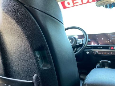 Certified 2024 Kia Sorento S w/ Panoramic Sunroof Package FWD image 29