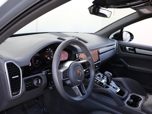 Used 2021 Porsche Cayenne image 48
