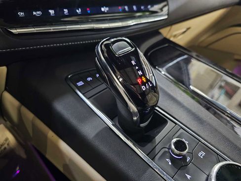 Used 2023 Cadillac Escalade Premium Luxury w/ Performance Package AWD/4WD image 34